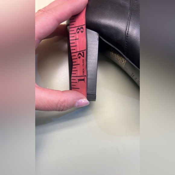 Anaki Paris Euro Leather Black Heeled Boots with Chunky Block Heel - Picture 5 of 7